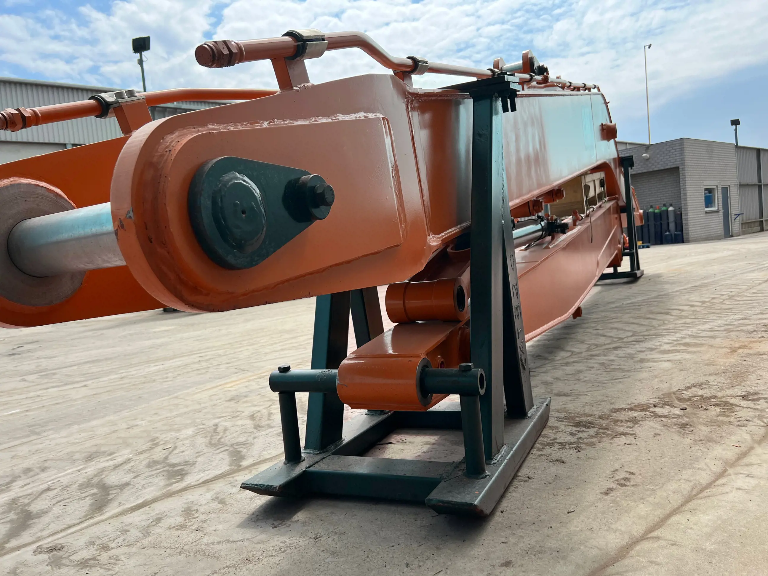 Hitachi ZX210 18m Set – #904875 – Smitma